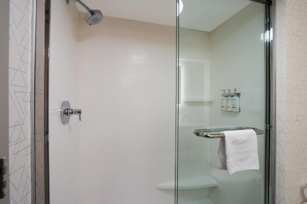 Holiday Inn Express & Suites - Lexington, an IHG Hotel image 12