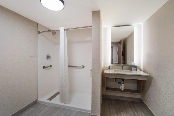 Holiday Inn Express & Suites - Lexington, an IHG Hotel image 15