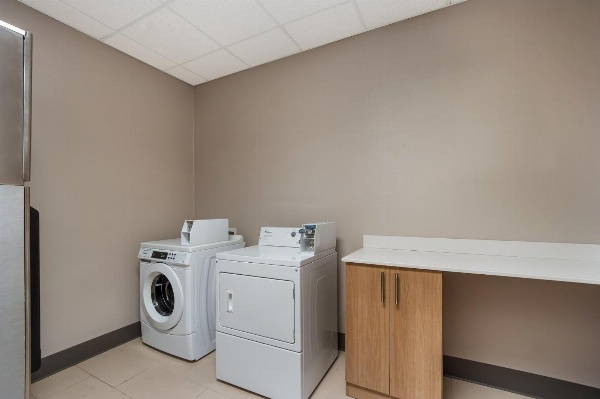 Holiday Inn Express & Suites - Lexington, an IHG Hotel image 6